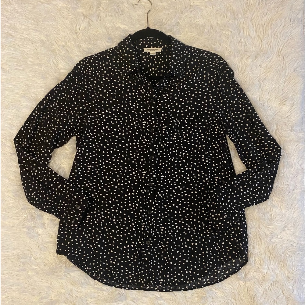 Heart pattern button up shirt Sz M